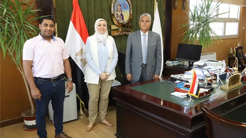 رئيس جامعة جنوب الوادي يستقبل نائب مدير منح الجامعات الحكومية