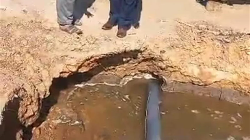 اصلاح كسر بماسورة مياه بقرية المحرص بملوي