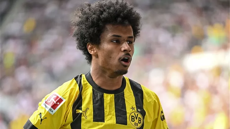 بعد بيلينجهام .. ريال مدريد يتعاقد مع مهاجم بوروسيا دورتموند