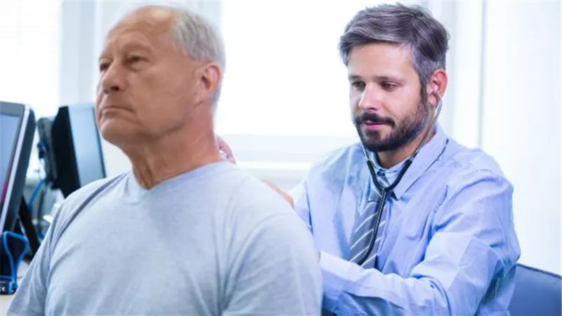 7 فحوصات هامة للرجال فوق سن الخمسين