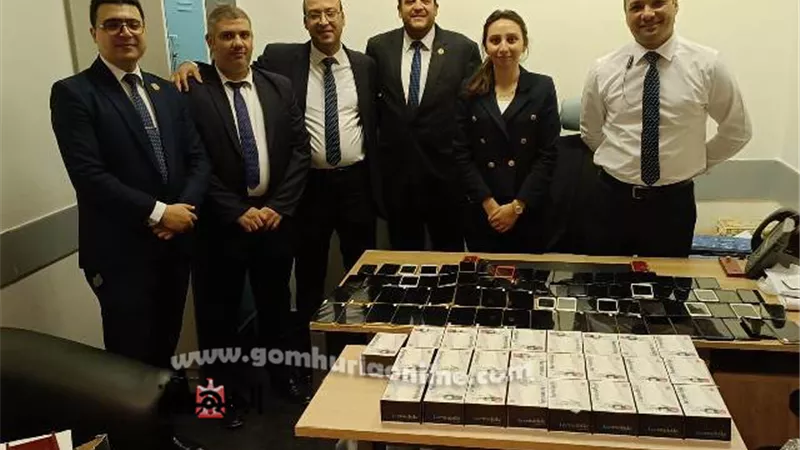 ضبط راكبين حاولا تهريب مائة تليفون داخل شاشات وأدوية غالية الثمن