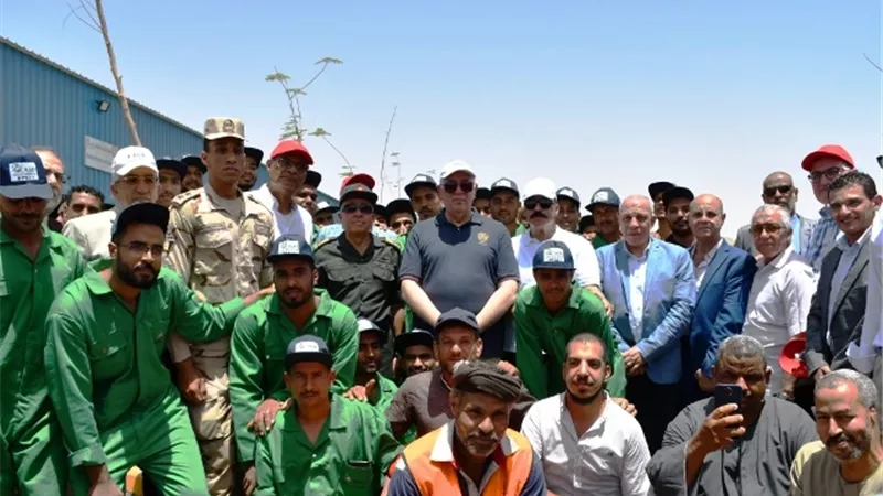 وزير الزراعة ومحافظ أسوان يتفقدون أول محطة لإنتاج الشتلات