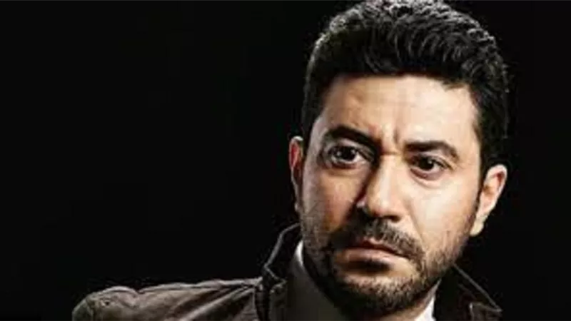 الموت يفجع محمد عز