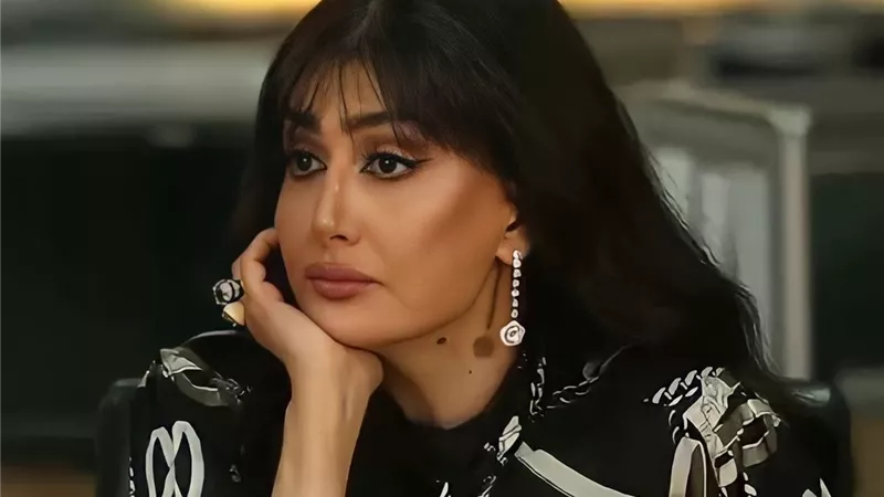غادة عبد الرازق تخطف الانظار باطلالة جريئة