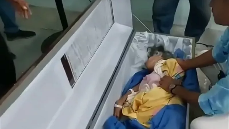 امرأة تستيقظ وهى داخل النعش وبعد 7 أيام تموت!