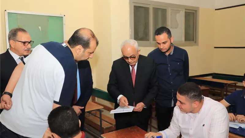 وزير التعليم يتفقد امتحانات الثانوية بعدد من لجان كفر الشيخ
