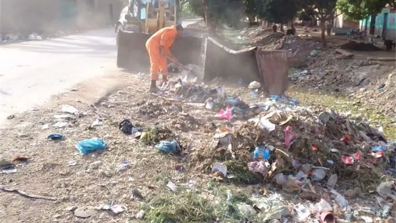 محافظ أسيوط : رفع 500 طن مخلفات وتسوية وتمهيد طرق