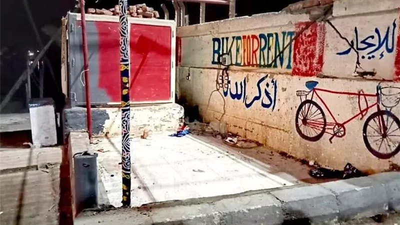 إزالة كشكين مخالفين بمدينة الأقصر