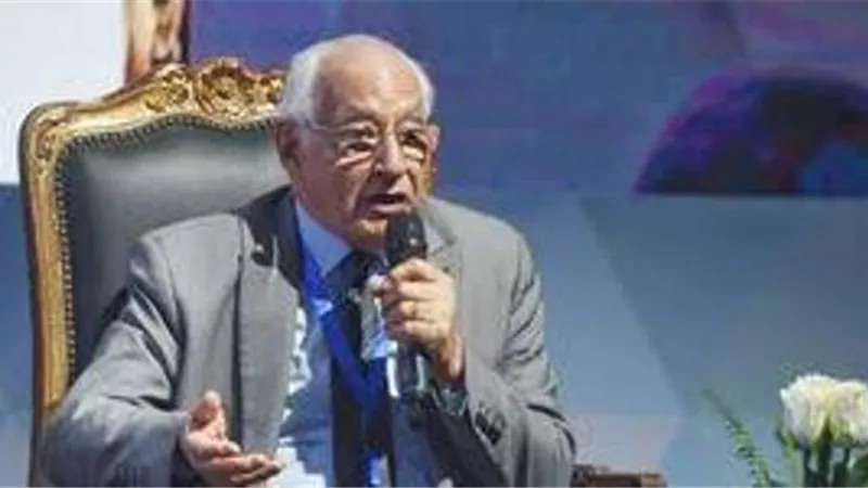 هلال يثمن دعم الرئيس السيسي لمخرجات الحوار الوطني