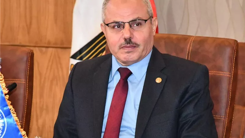 وزيرالتعليم يتفقد الجامعة الاهلية ويضع حجر الاساس لمستشفي الاطفال