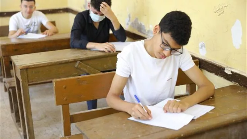 طلاب الثانوية الأزهرية يؤدون الامتحانات في التاريخ والبلاغة