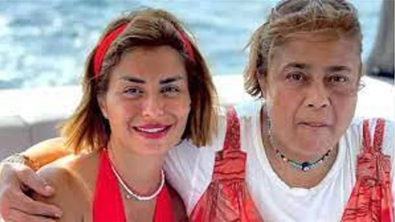 والدة منة فضالى تتعرض لوعكة صحية