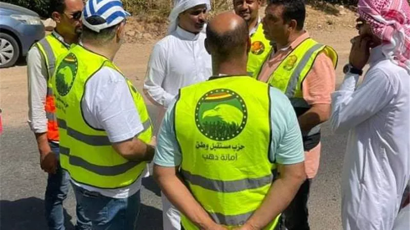 مستقبل وطن دهب يهدى عمال النظافة هدايا الأضحى