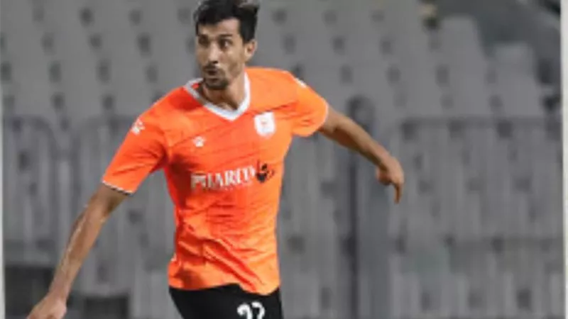 الأهلى أولًا ولا مانع من الزمالك.. محمود حمادة يخطر فاركو بقراره