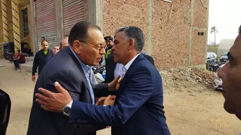 محافظ الشرقية يُؤدي واجب العزاء في وفاة عم النائب عبدالله الرماح