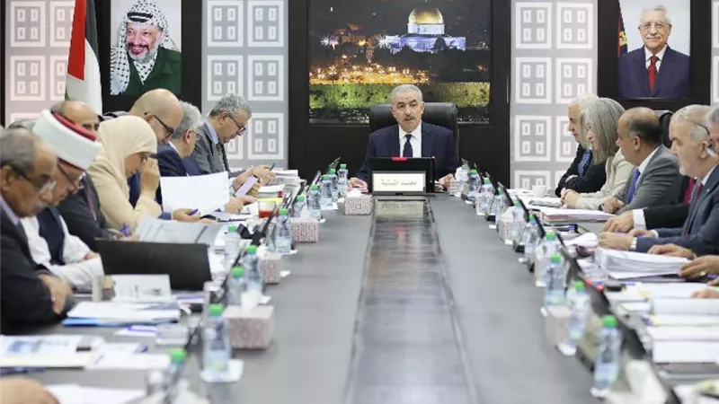 مجلس الوزراء الفلسطيني يدين جريمة الاحتلال الإسرائيلي في 