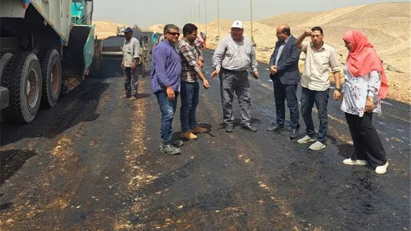 جهاز سوهاج الجديدة يكشف عن أهم مشروعات الطرق الجديدة.. بالصور