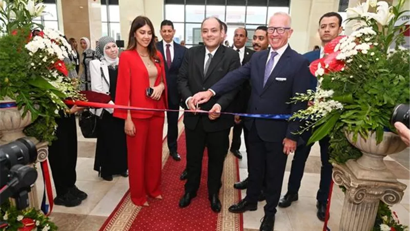 وزير التجارة يفتتح معرض
