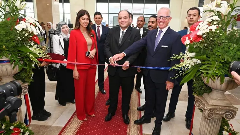 وزير التجارة والصناعة يفتتح معرض 