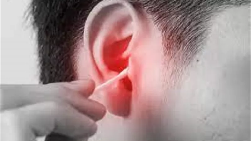 تعرف على أضرار أعواد القطن للأذن