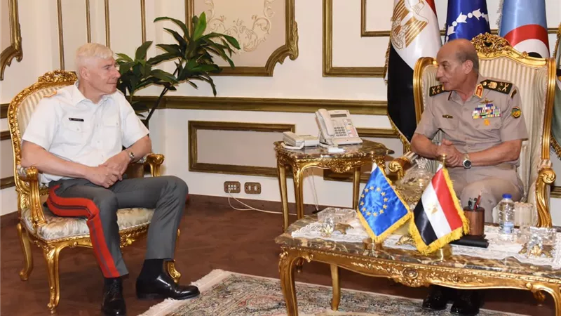 وزير الدفاع يلتقى رئيس اللجنة العسكرية للإتحاد الأوروبى