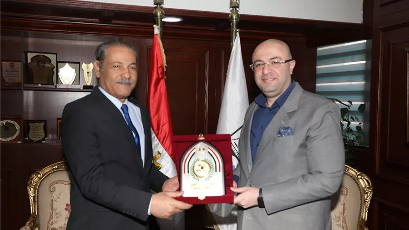 تكريم رئيس جهاز تنمية المشروعات الصغيرة ببني سويف