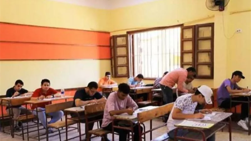 توزيع الأسئلة والدرجات بامتحان اللغة الفرنسية للثانوية العامة 2023