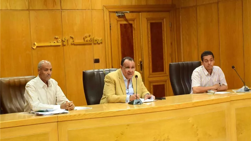 سكرتير عام الأقصر يلتقى عددا من المواطنين فى اليوم المفتوح