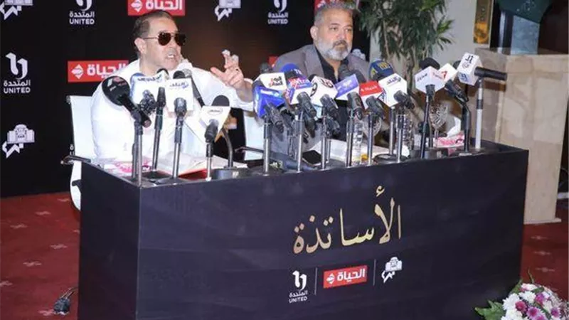 مدحت صالح: 