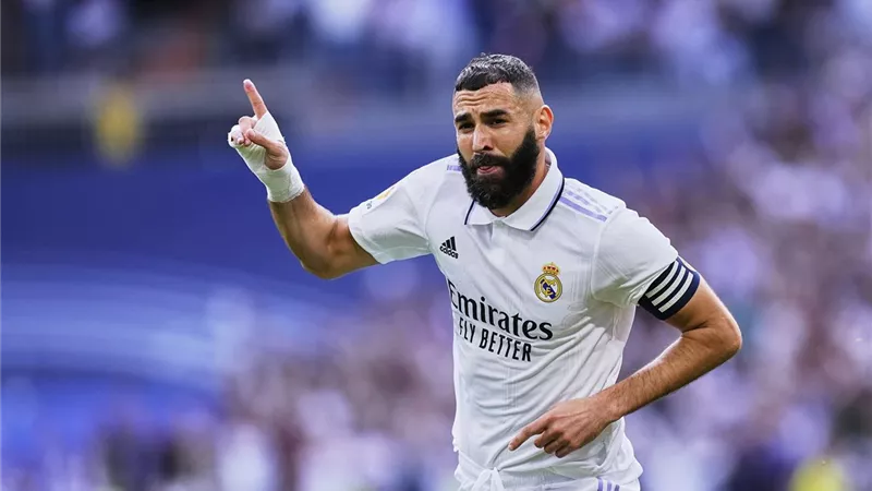 عقوبات منتظرة على اتحاد جدة تهدد بحرمانه من قيد بنزيما