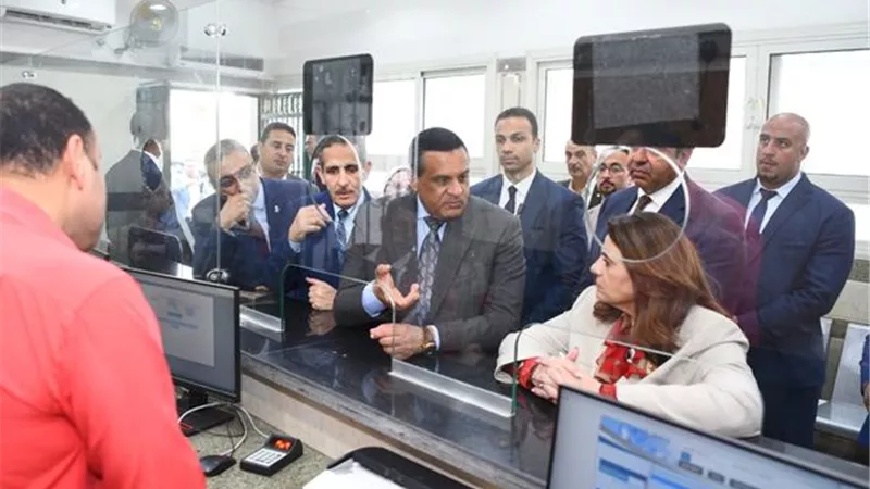 وزيرا الهجرة والتنمية المحلية يتفقدون مركز السلامة بالديوان العام