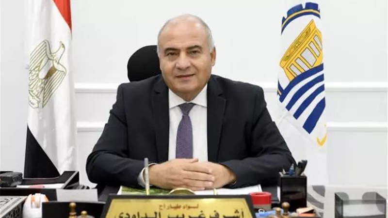 محافظ قنا يصدر قرارا بالغاء ندب و نقل عدد من رؤساء القرى