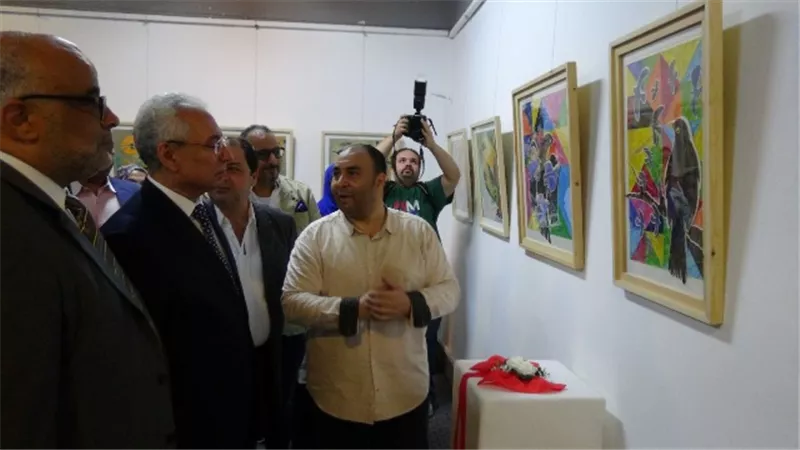 فرحات يفتتح معرضي
