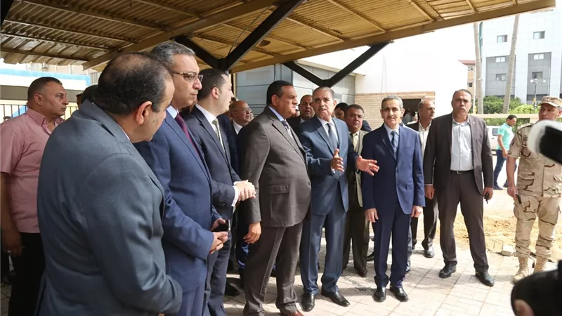 آمنة و نور الدين يتفقدان المركز التكنولوجي لخدمة المواطنين