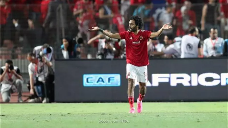 عرض قطرى يبعد حسين الشحات عن التجديد للاهلى .. تفاصيل وكواليس