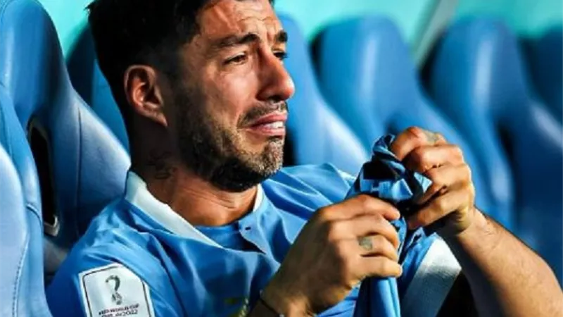 لويس سواريز يستقر على الاعتزال.. تفاصيل