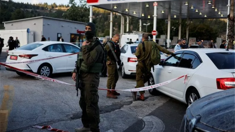 فلسطين تطالب بضغط دولي للتهدئة.. وإسرائيل تعزز وجودها بالضفة