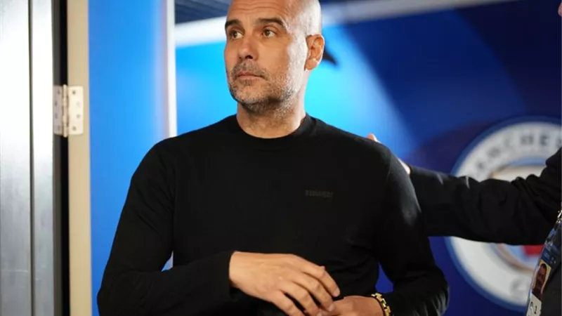 جوارديولا : لم نمنع انتقال كانسيلو إلى برشلونة وتشافي تم تضليله