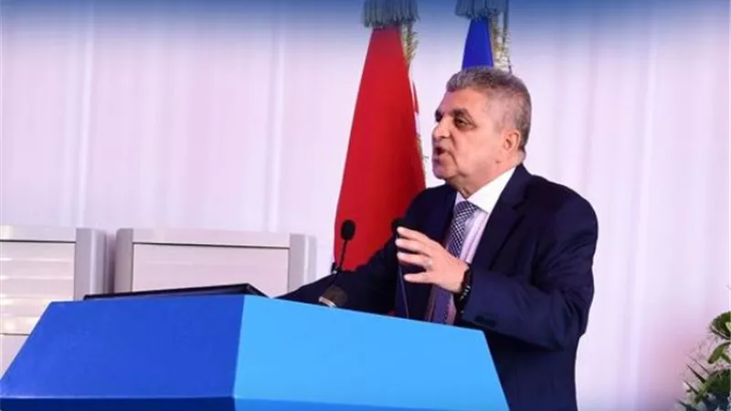 الفريق ربيع يكشف خطة تطوير المجرى الملاحي لقناة السويس