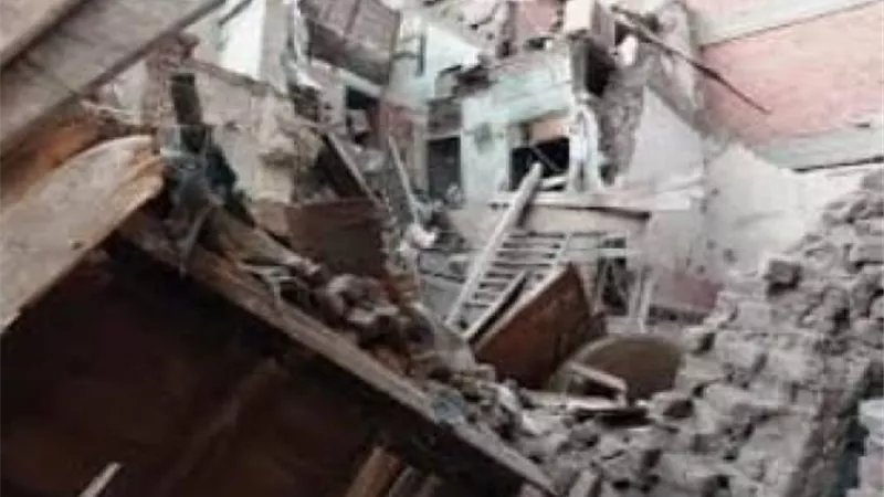 رمصرع وإصابة 6 بانهيار منزل بقنا