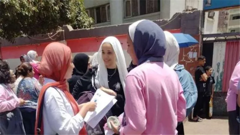 الإجابة الكاملة لامتحان اللغة الفرنسية للثانوية العامة 2023
