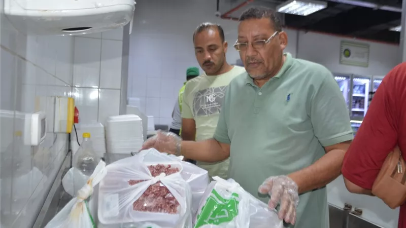 ضبط ٢٢ كيلو لحوم مصنعة منتهية الصلاحية بإسنا جنوب الأقصر
