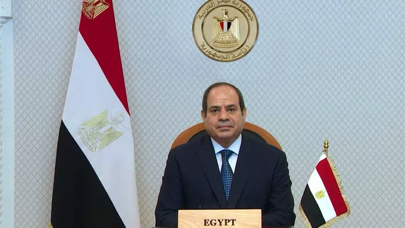 الرئيس السيسي يستقبل رئيس مجموعة ألستوم الفرنسية بمقر إقامته في باريس