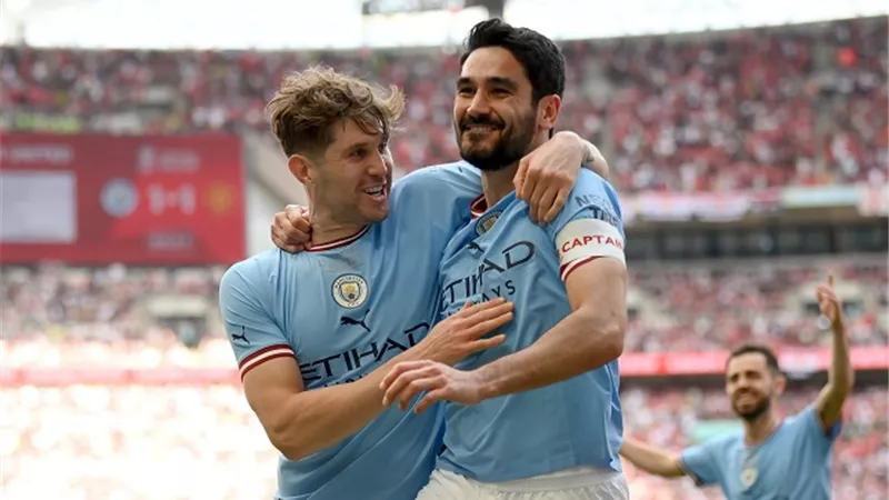 جوندوجان يطالب برشلونة بتأخير إعلان التعاقد لهذا السبب
