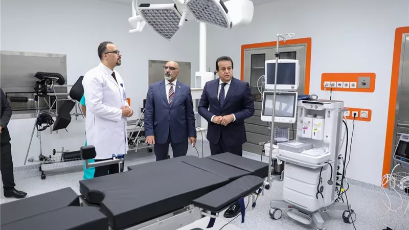 وزير الصحة يتفقد التشغيل التجريبي بمستشفى التأمين الصحي بالعاصمة الادارية