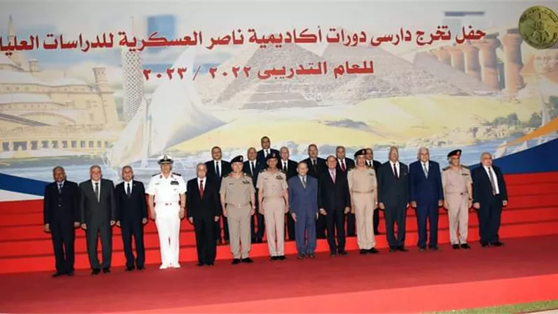 وزير الدفاع يشهد تخرج دورات جديدة من دارسى أكاديمية ناصر العسكرية للدراسات العليا وكلية القادة والأركان