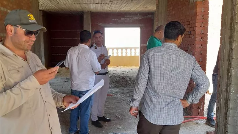 حملة مكبرة لإزالة مخالفات بناء بمنطقة بيت الوطن بمدينة الشيخ زايد