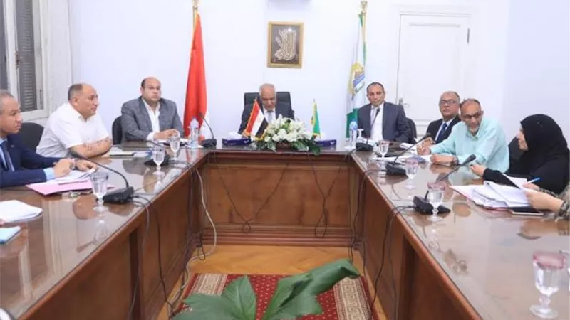 محافظ الجيزة:التعامل بحزم حيال مخالفات تحويل النشاط السكنى لتجاري