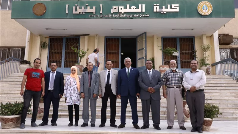 داود يفتتح ورشة عمل حول استخدام الميكروسكوب الإلكتروني