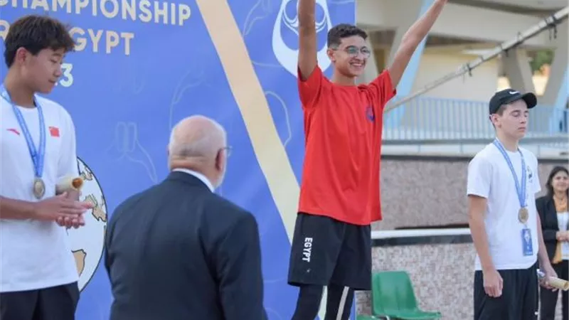 مهاب حلمي يتوج بذهبية 1500 م مونو ببطولة العالم للسباحة بالزعانف
